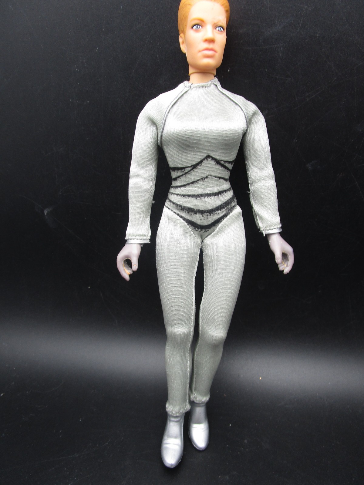 Playmates Toys 1998 Star Trek Seven of Nine Action Figure 9&Prime; – issue