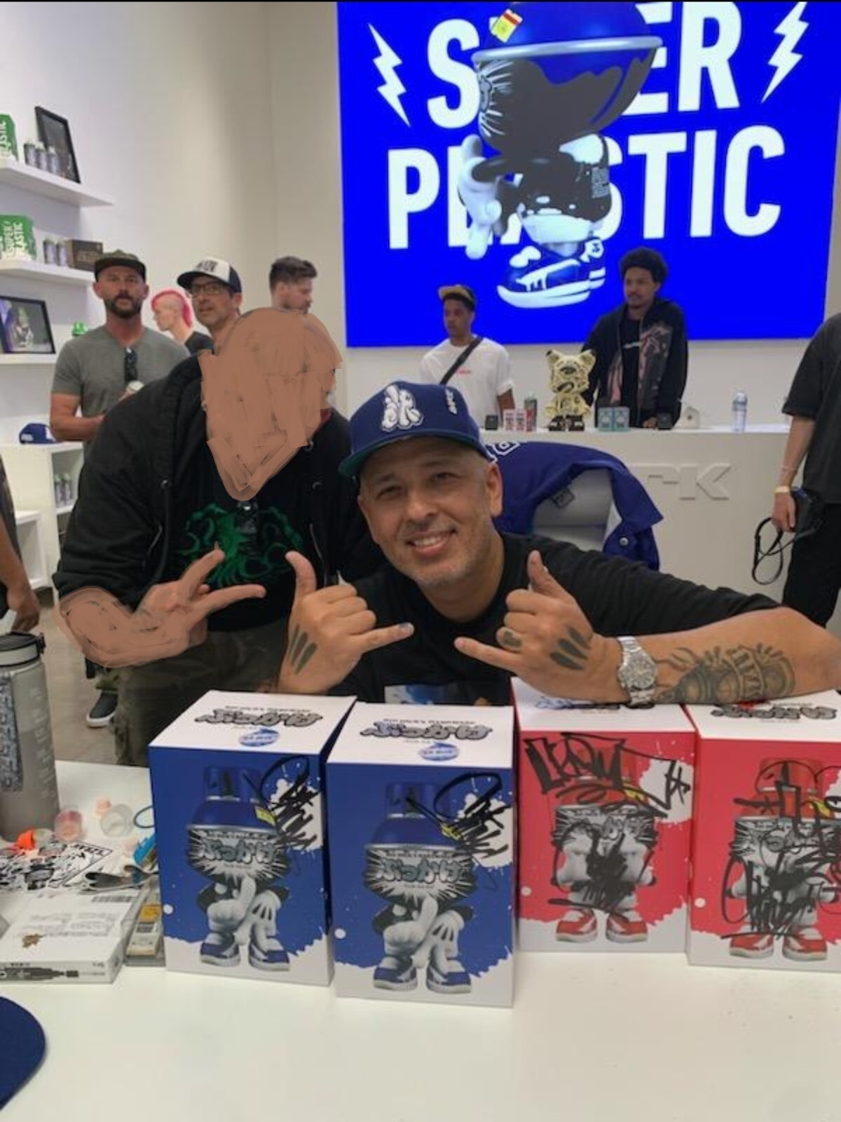 SUPERPLASTIC OG SLICK 8&Prime; LOVE RED SIGNED + STICKERS + MORE Kaws Fairey Banksy