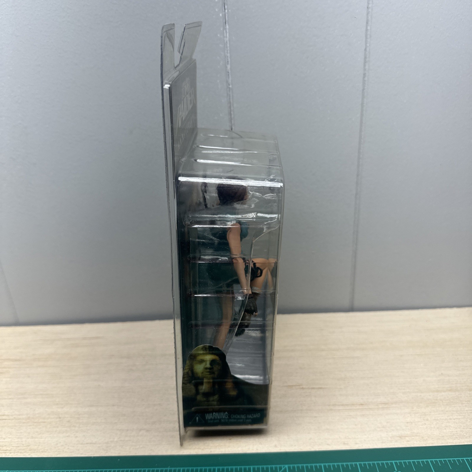 NECA Player Select Tomb Raider Anniversary: LARA CROFT Action Figure MIB