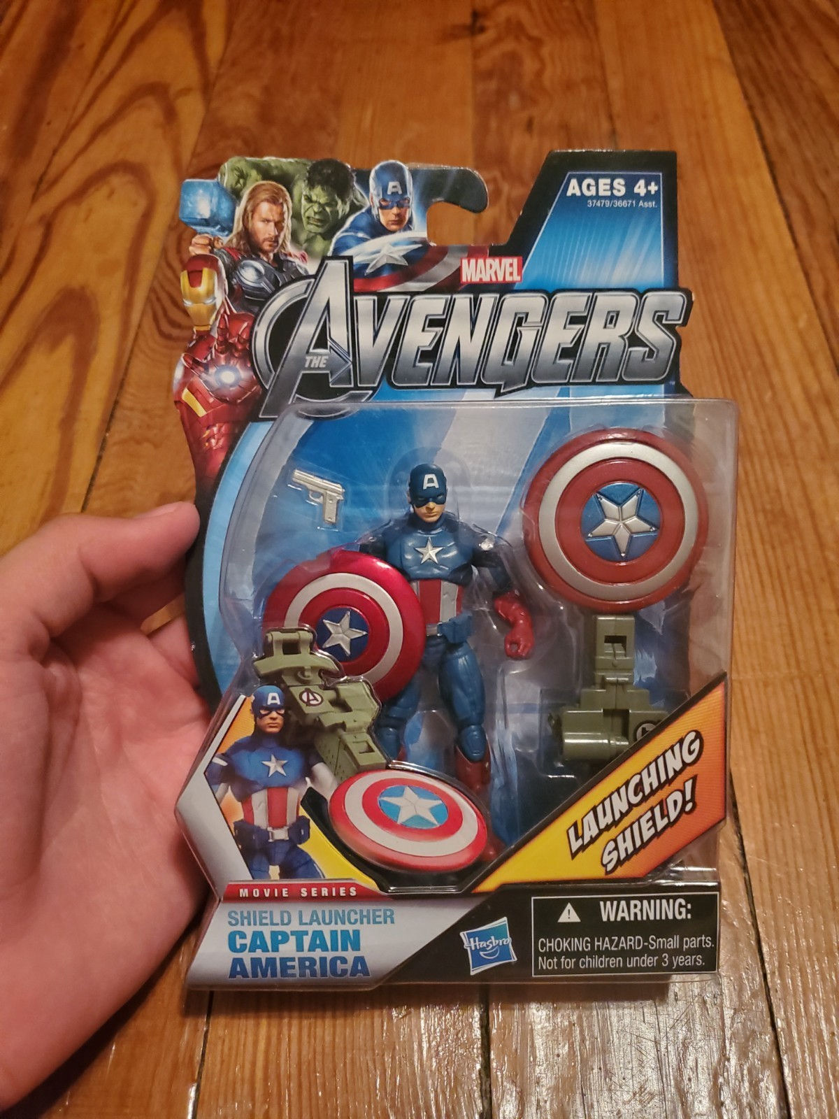 Marvel Avengers 3.75&Prime; Movie Series Shield Launching Captain America Figure New