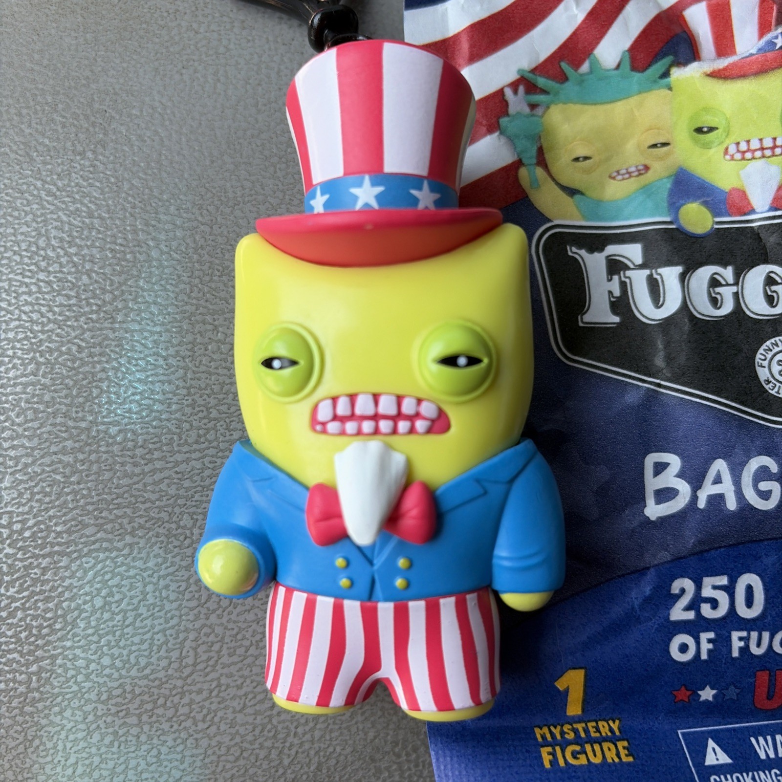 LE Fuggler 250 Years Of Fuggtastic USA Common UNCLE FUGG 3&Prime; Bag Clip