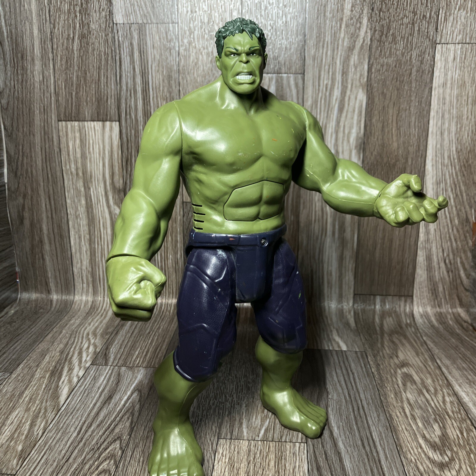 Incredible Hulk Talking 12&Prime; Action Figure 2015 Marvel Avengers Hasbro