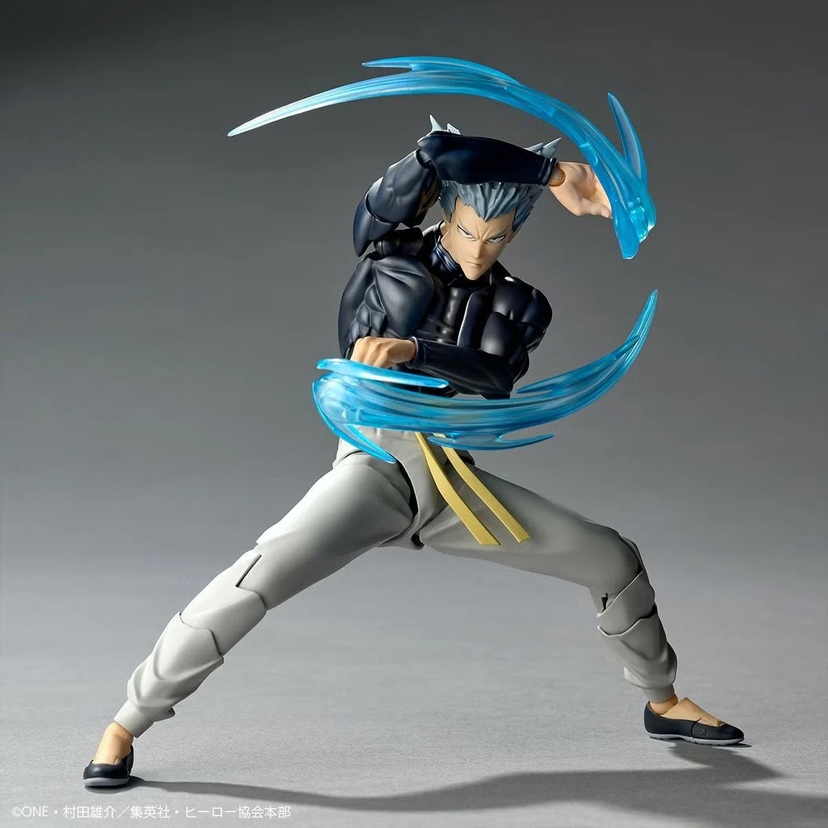 Kaiyodo Revoltech Amazing Yamaguchi Garou One Punch Man Action Figure with Bonus