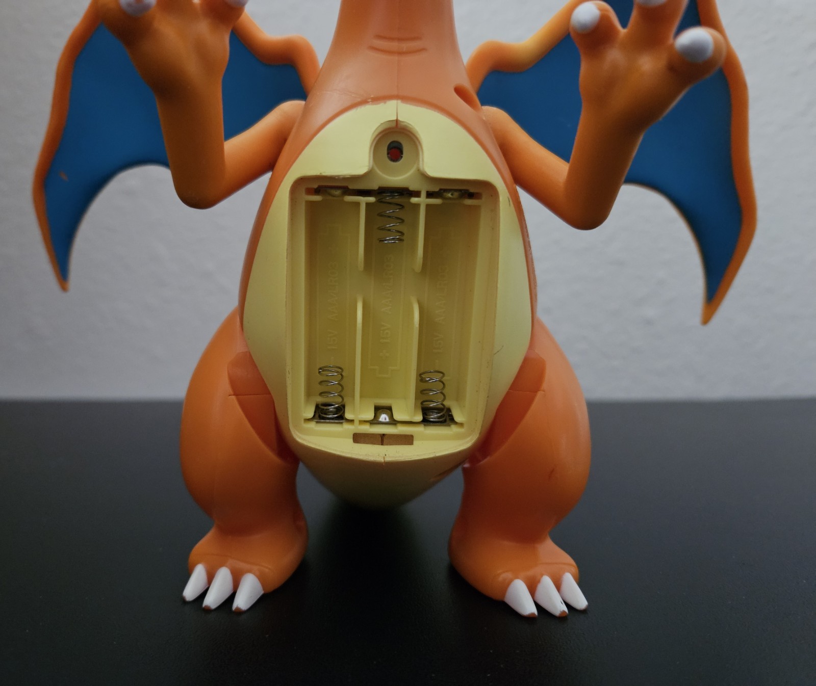 Pokemon Flame & Flight Charizard Deluxe Figure Lights Motion Sound Toy 2022 8&Prime;