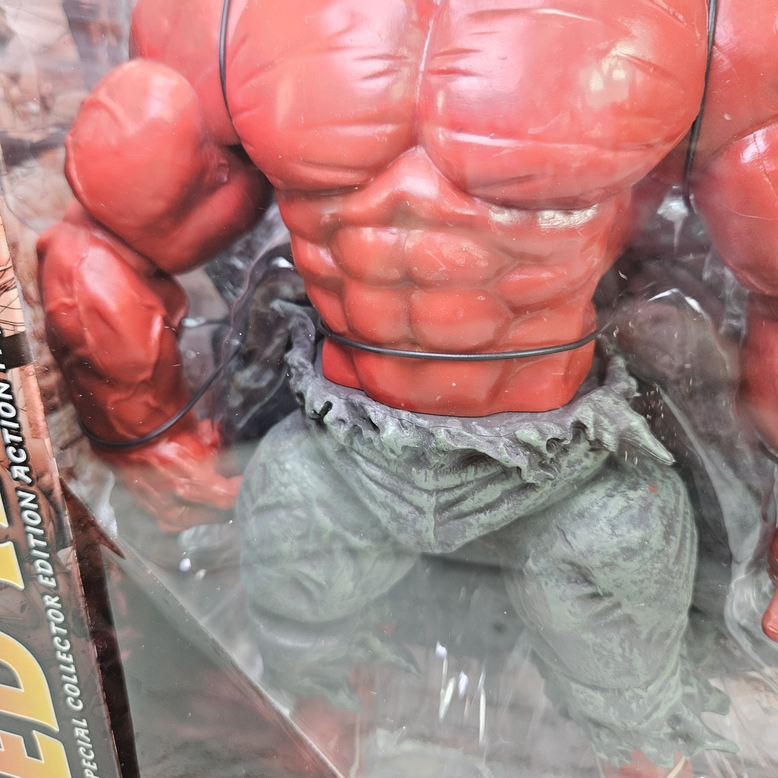 Diamond Select Marvel Select Red Hulk 2019 9&Prime; Adjustable Action Figure Read