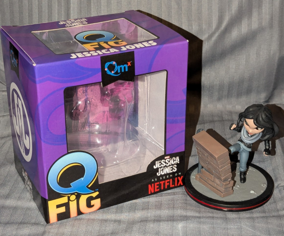 Marvel Jessica Jones Q-Fig Figurine – Loot Crate – Complete with packaging
