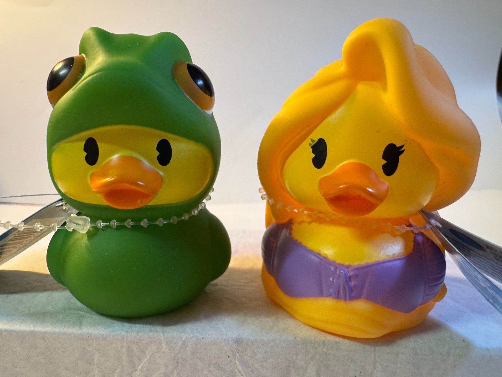 Disney Duckalooza TANGLED RAPUNZEL & PASCAL Rubber Duck 2.75&Prime; – 3&Prime; NWT