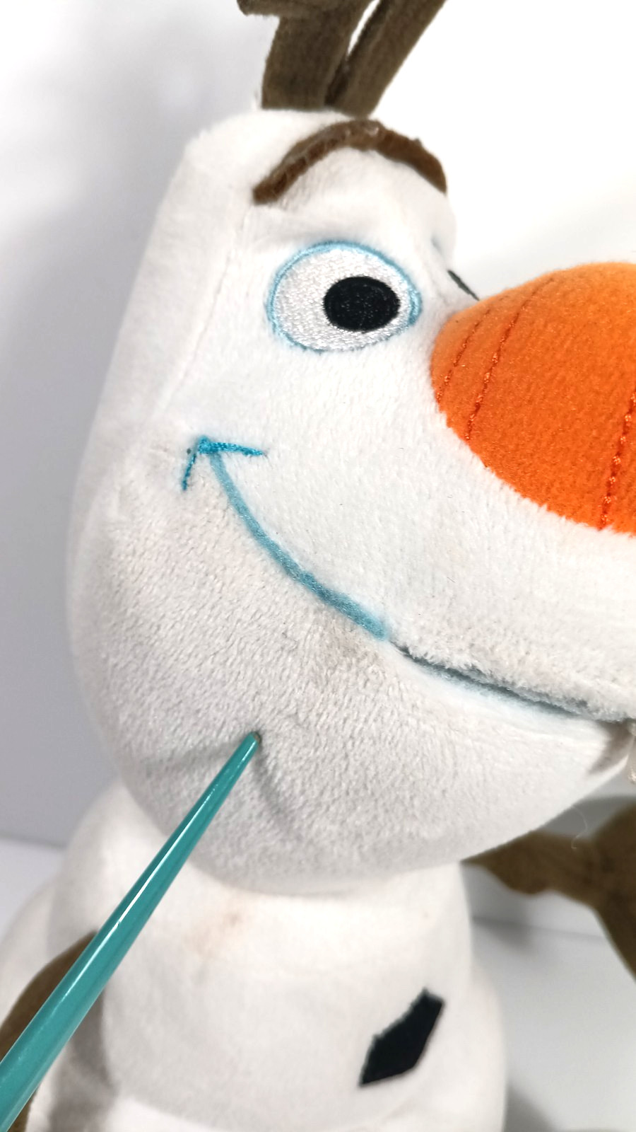 Disney Frozen Olaf 9&Prime; Stuffed Small Plush Doll Snowman