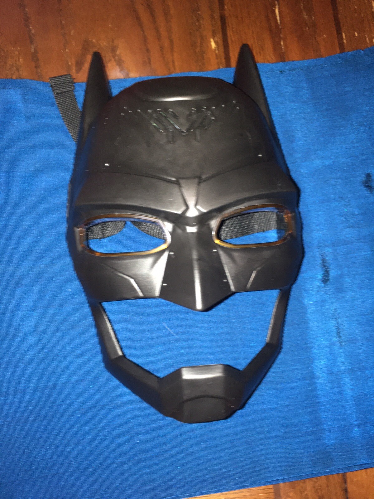 DC Batman Voice Changing Mask with Over 15 Phrases And Light Up Cosplay Costume