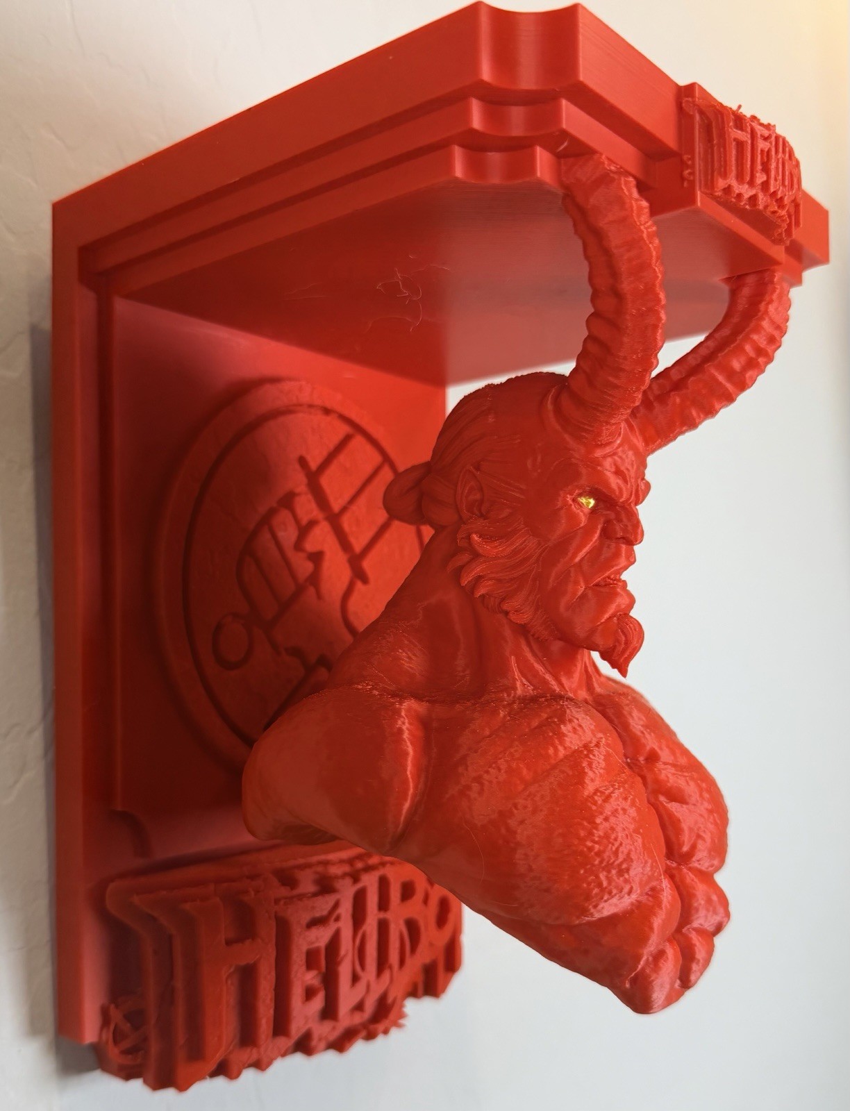 Dark Horse Comics Hellboy Big Red Like 5×5 Top Floating Wall Shelf Collectible