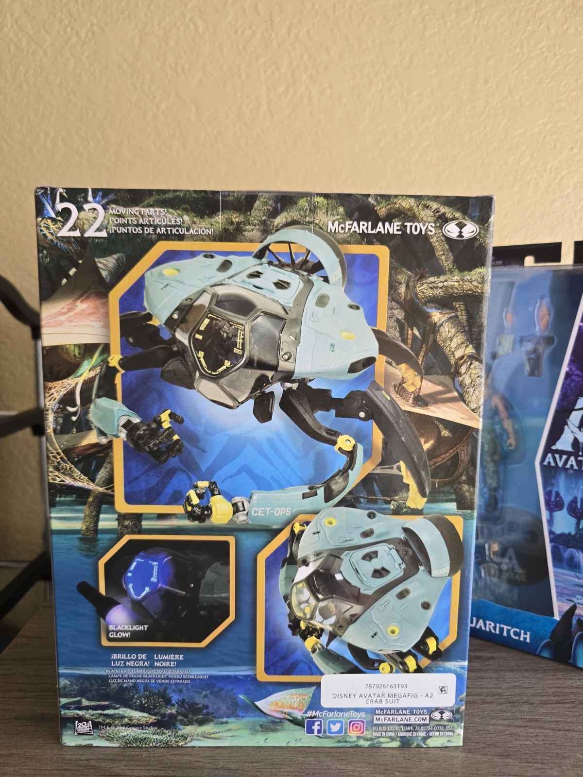 Mcfarlane Avatar CET-OPS Crabsuit (Large Scale) and Colonel Miles Quaritch Lot