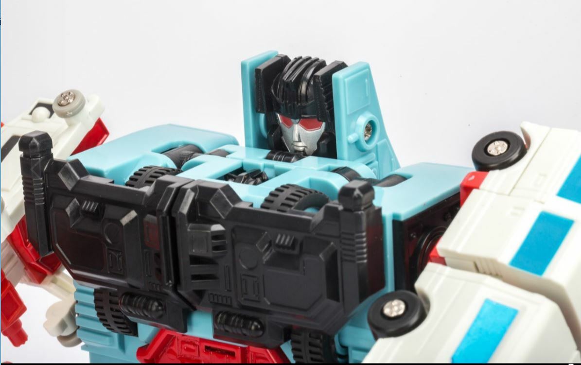 Transformers G1 Defensor reissue brand new NO BOX
