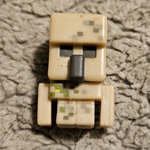 Minecraft Mini Figure Iron Golem 1 Inch Tall