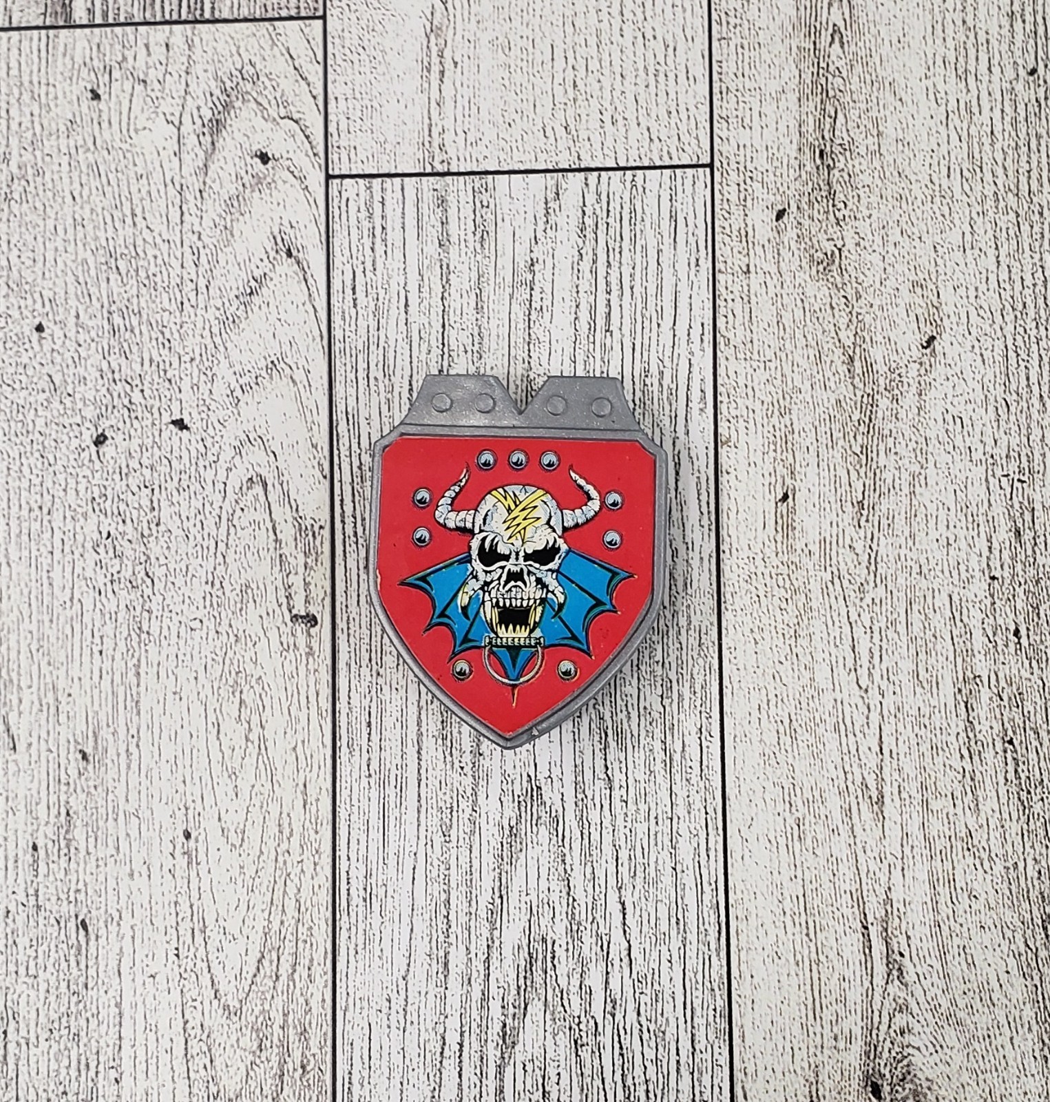 Shield – Red w/Skull – Iguana ▪ Galaxy Fighters SEWCO MOTU KO Warriors 1980s