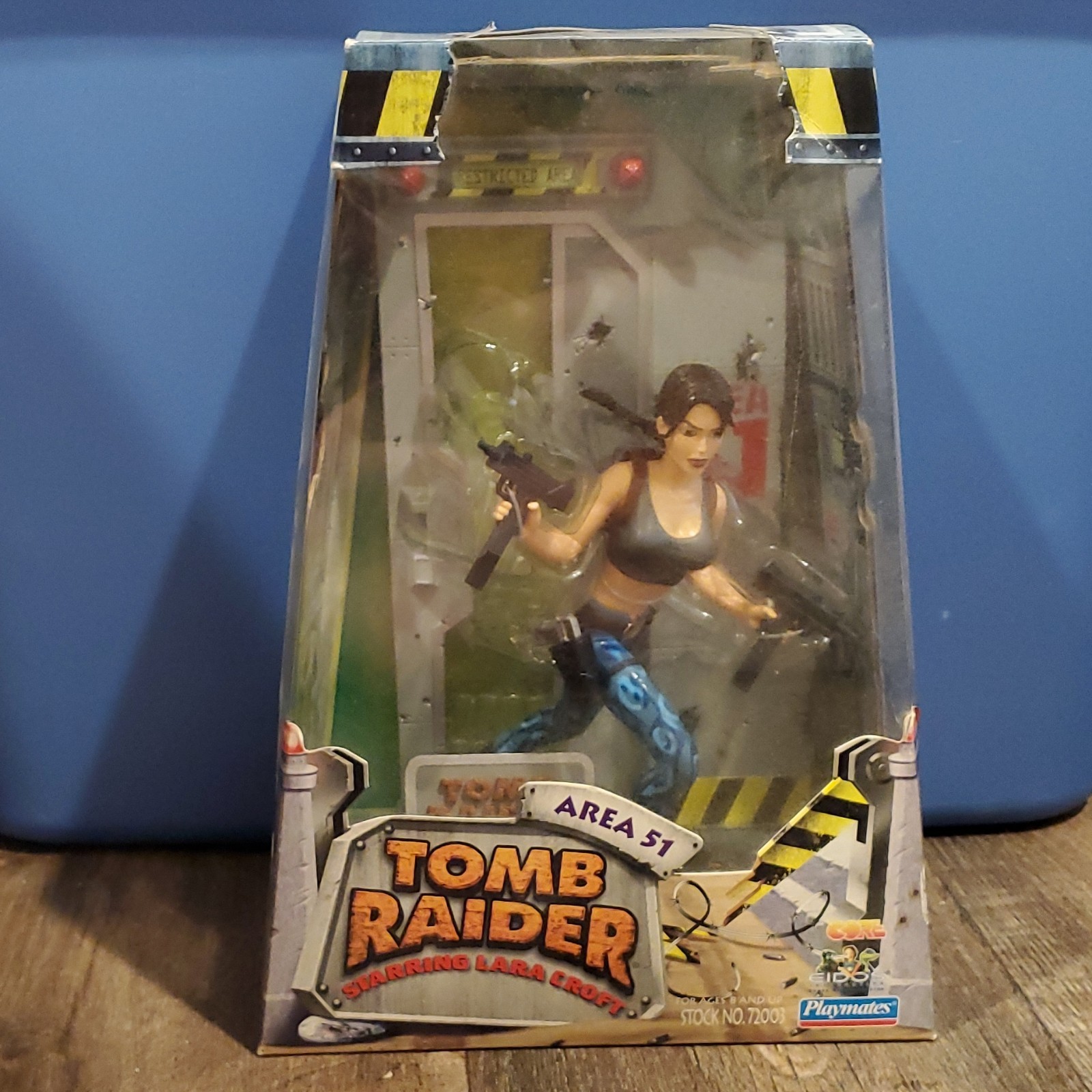 Playmates Tomb Raider Lara Croft Area 51 Outfit Action Figure Boxed w/ Pistol