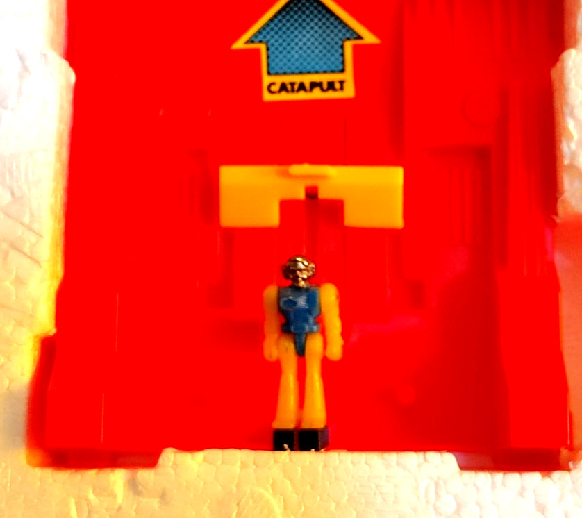 1983 TAKARA DIAKRON MULTI-FORCE 14 ROBOT WITH ONE PILOT