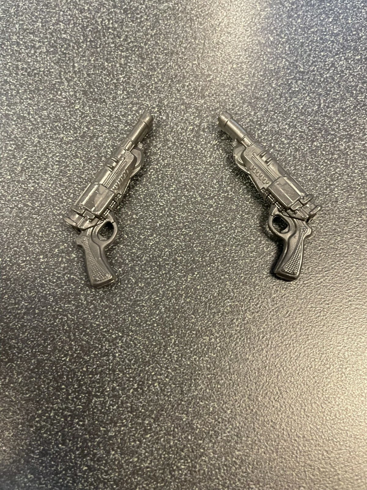 Marvel Legends 6&Prime; SCALE CROSSBONES PISTOLS ONLY (MINT) (CRIMSON DYNAMO)(BLACK)