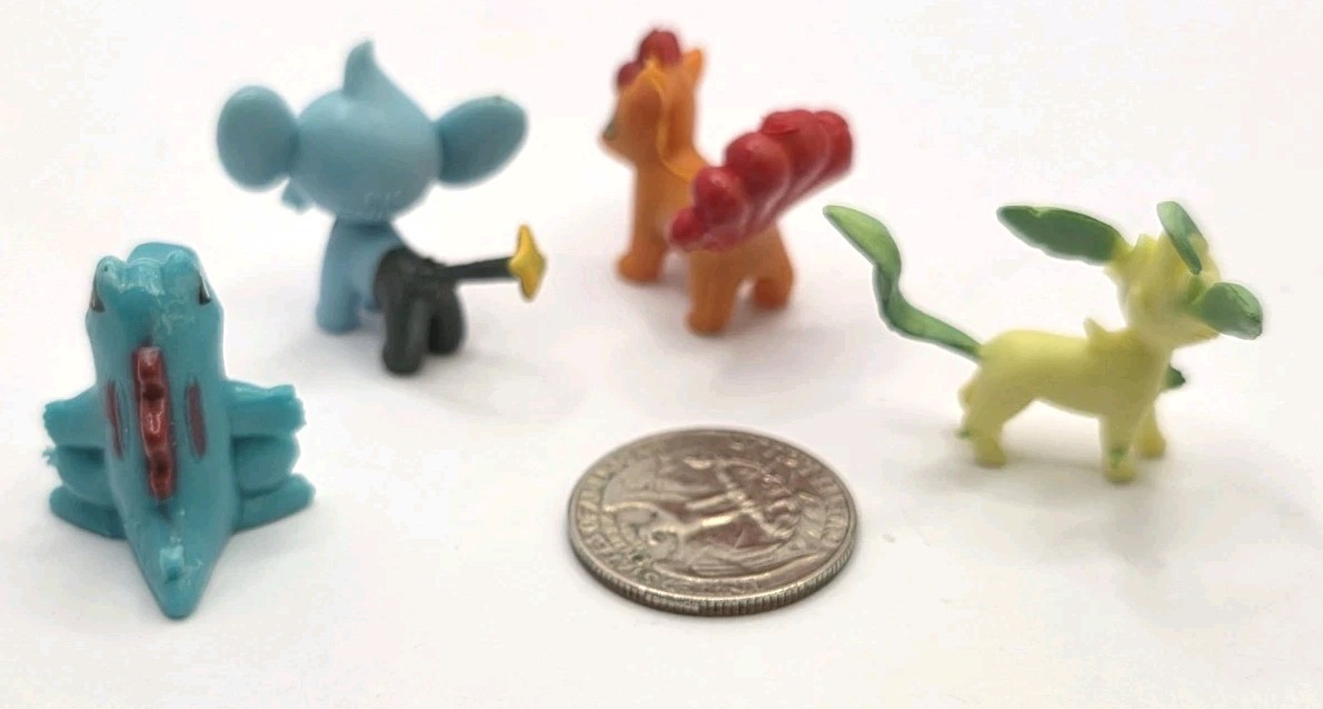 Pokemon Mini Figures 22 Piece Collection Approx 1 Inch Tall Mini Figure