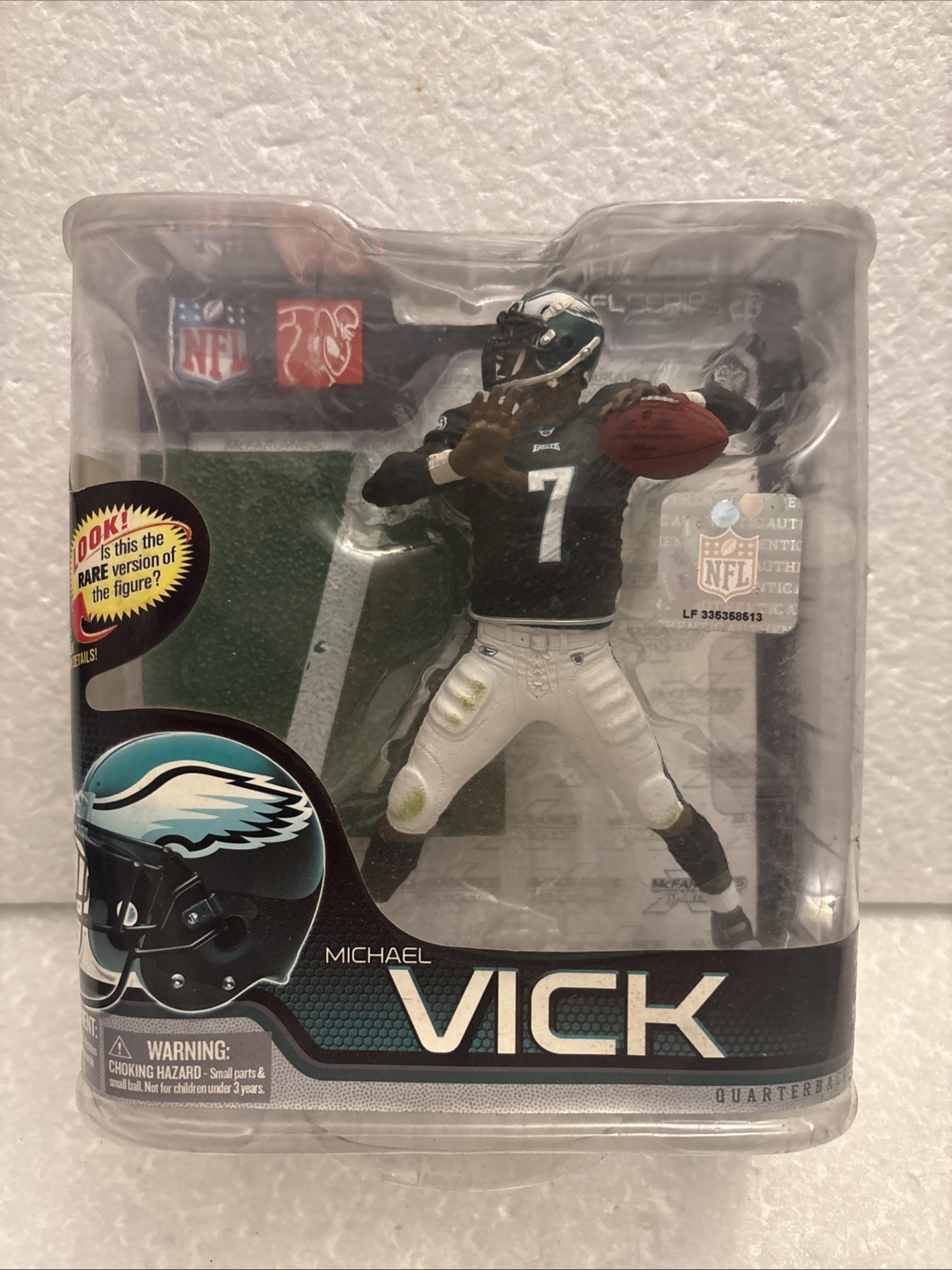 MCFARLANE MICHAEL VICK NFL SERIES 28 EAGLES QB BLACK SHIRT VARIANT #248/500