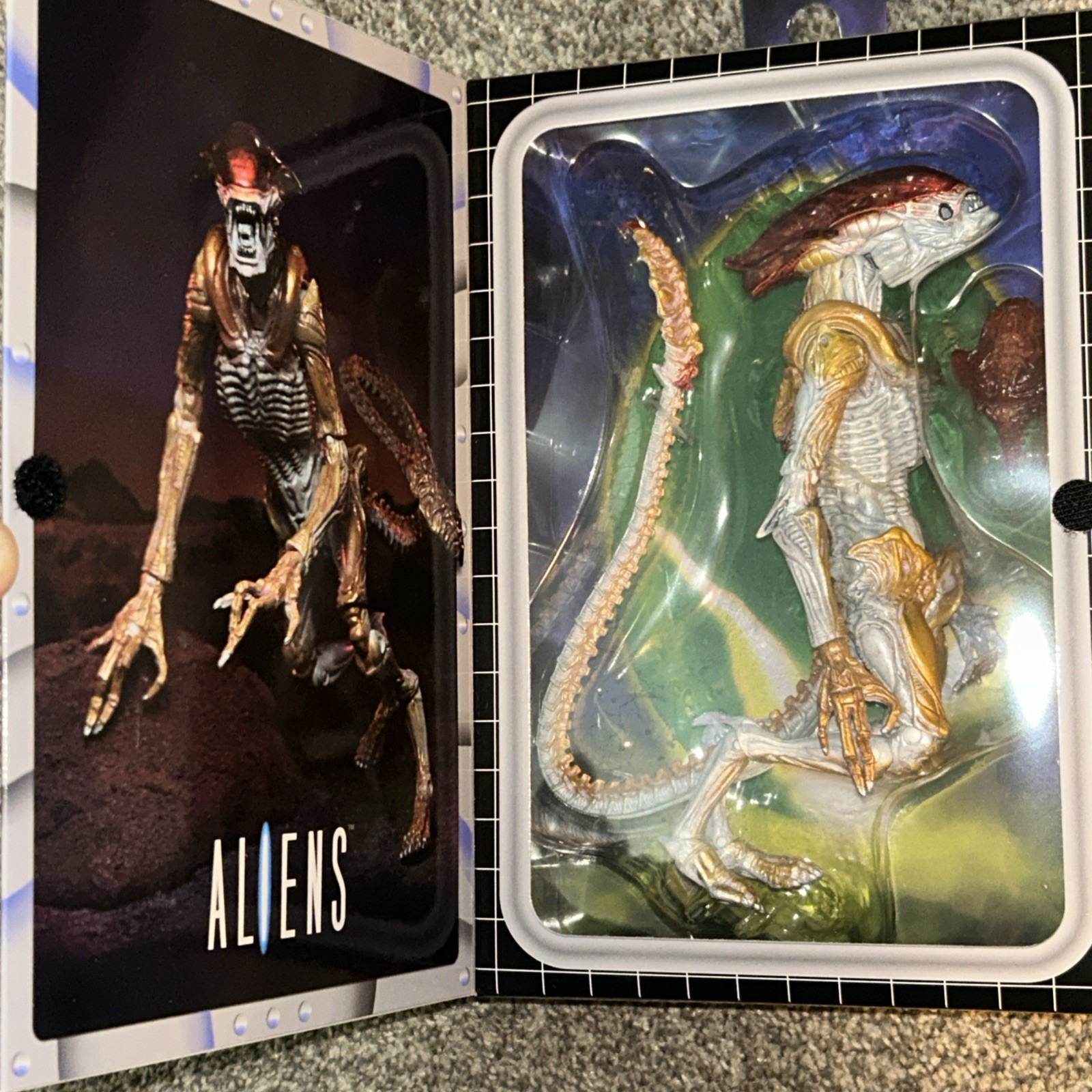 2020 NECA ALIENS Panther Alien w/Magnetic Attack Parasite Action Figure NEW MINT