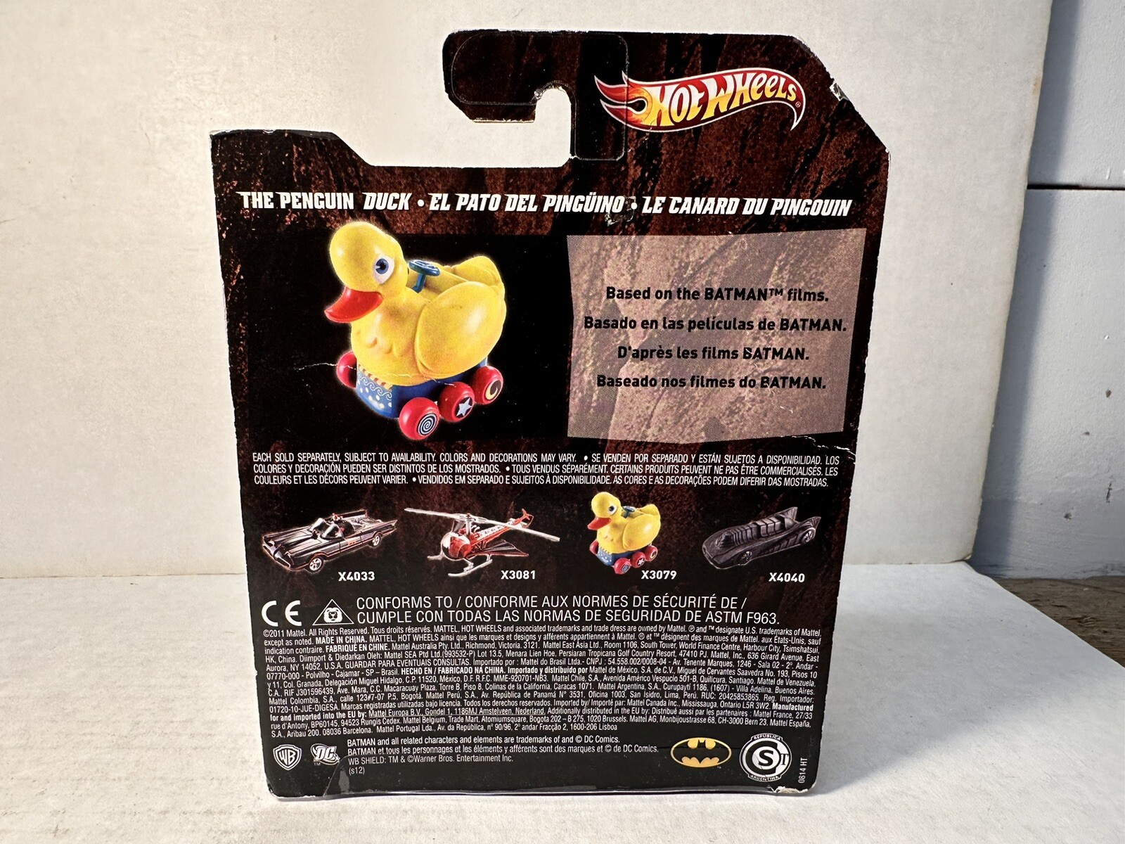 Hot Wheels Batman Returns The Penguin Duck 1:50 Diecast X3079 NEW NIP
