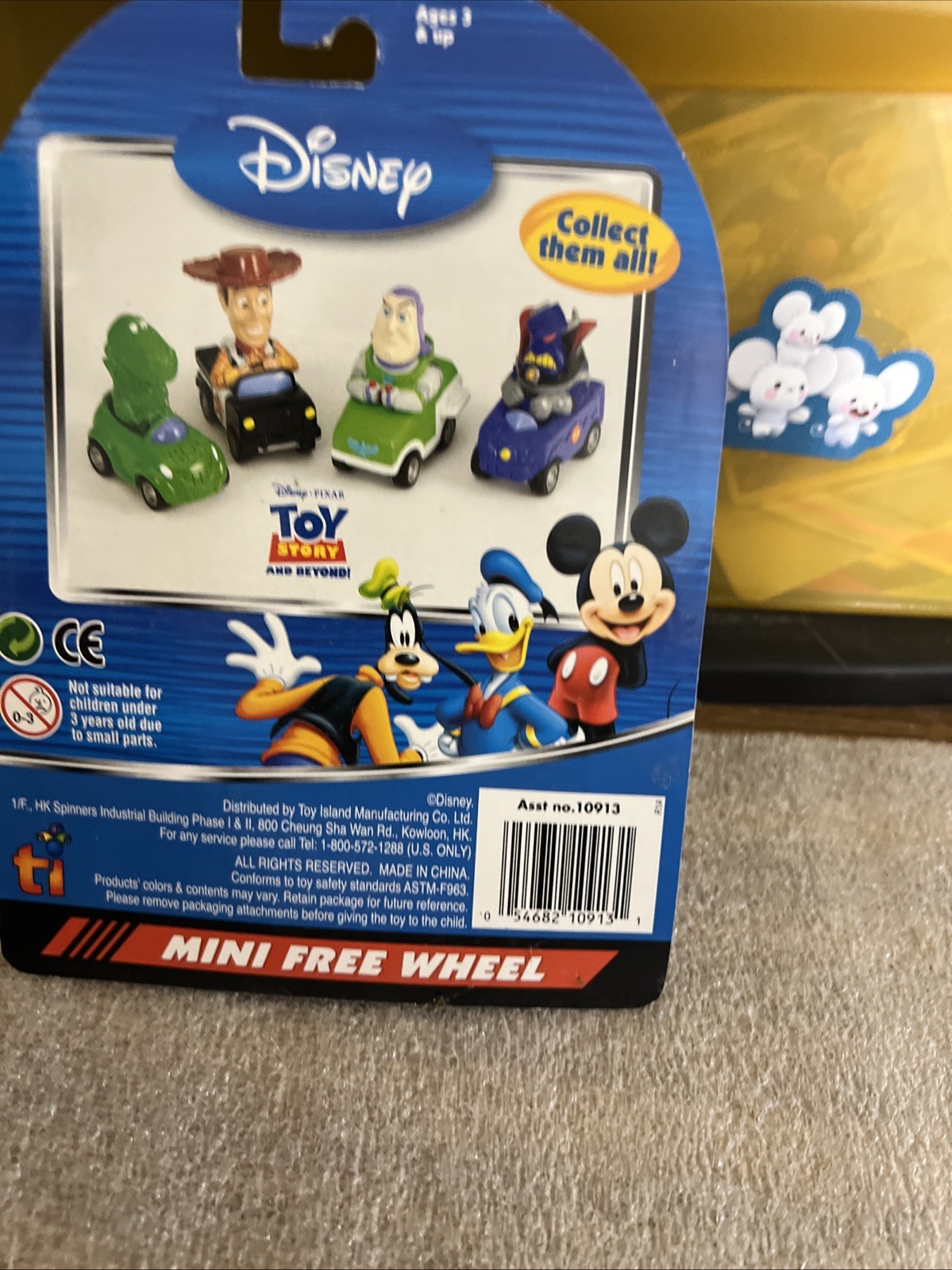 Disney Mini Free Wheel Pack. Push Mickey Donald Goofy Mini Fig. Toy Island Manu