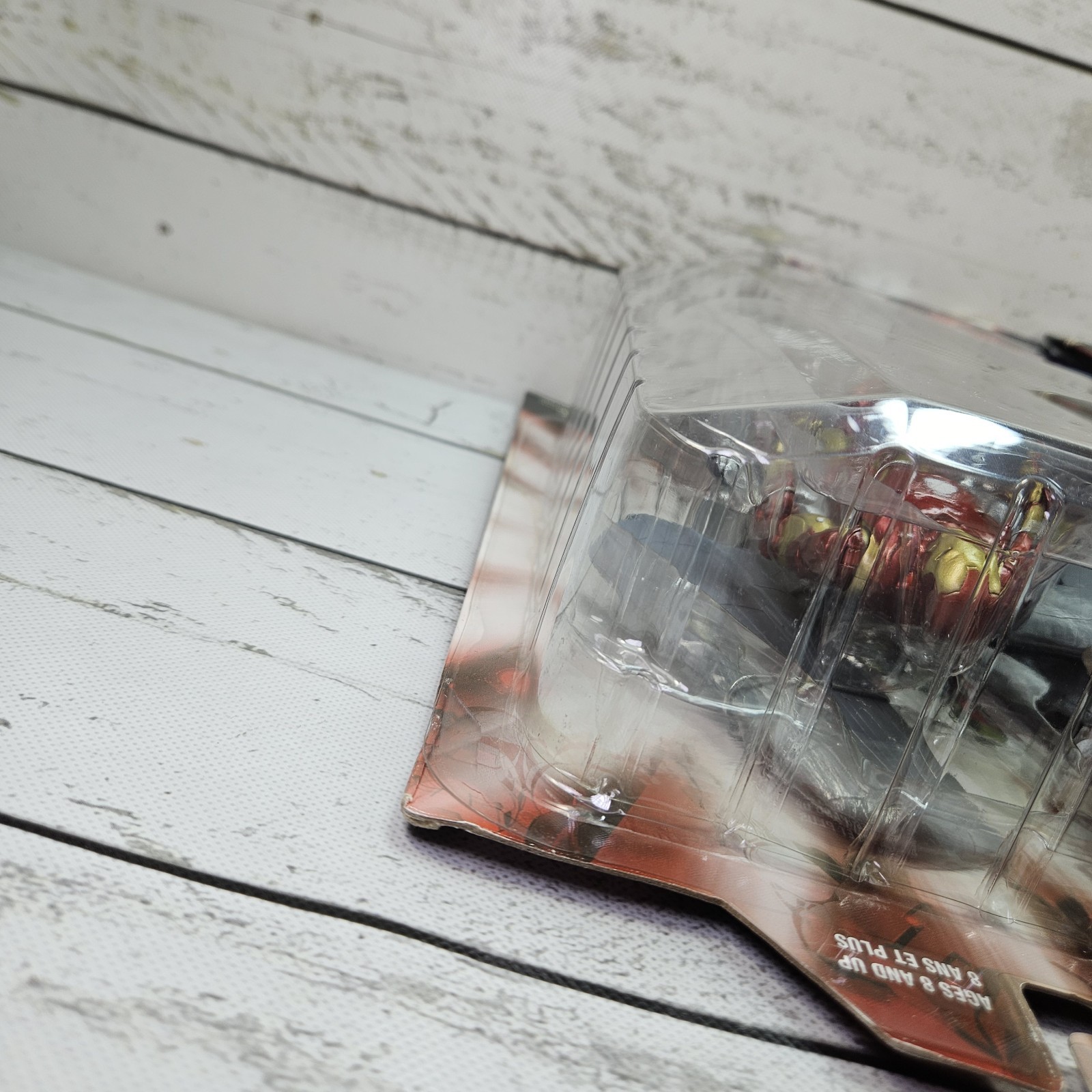 Diamond Select Marvel Select Bleeding Edge Iron Man 2014 7&Prime; Figure Box Damage
