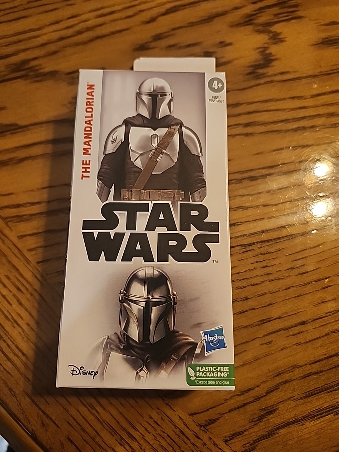 Star Wars E9358 The Mandalorian Action Figure