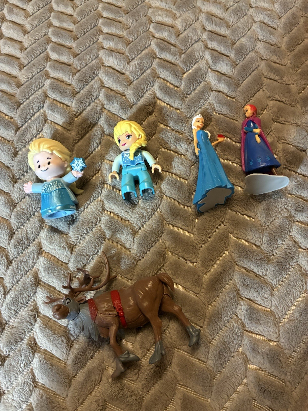 Frozen Lot Of 5 Figures Cake Toppers Anna Sven Elsa