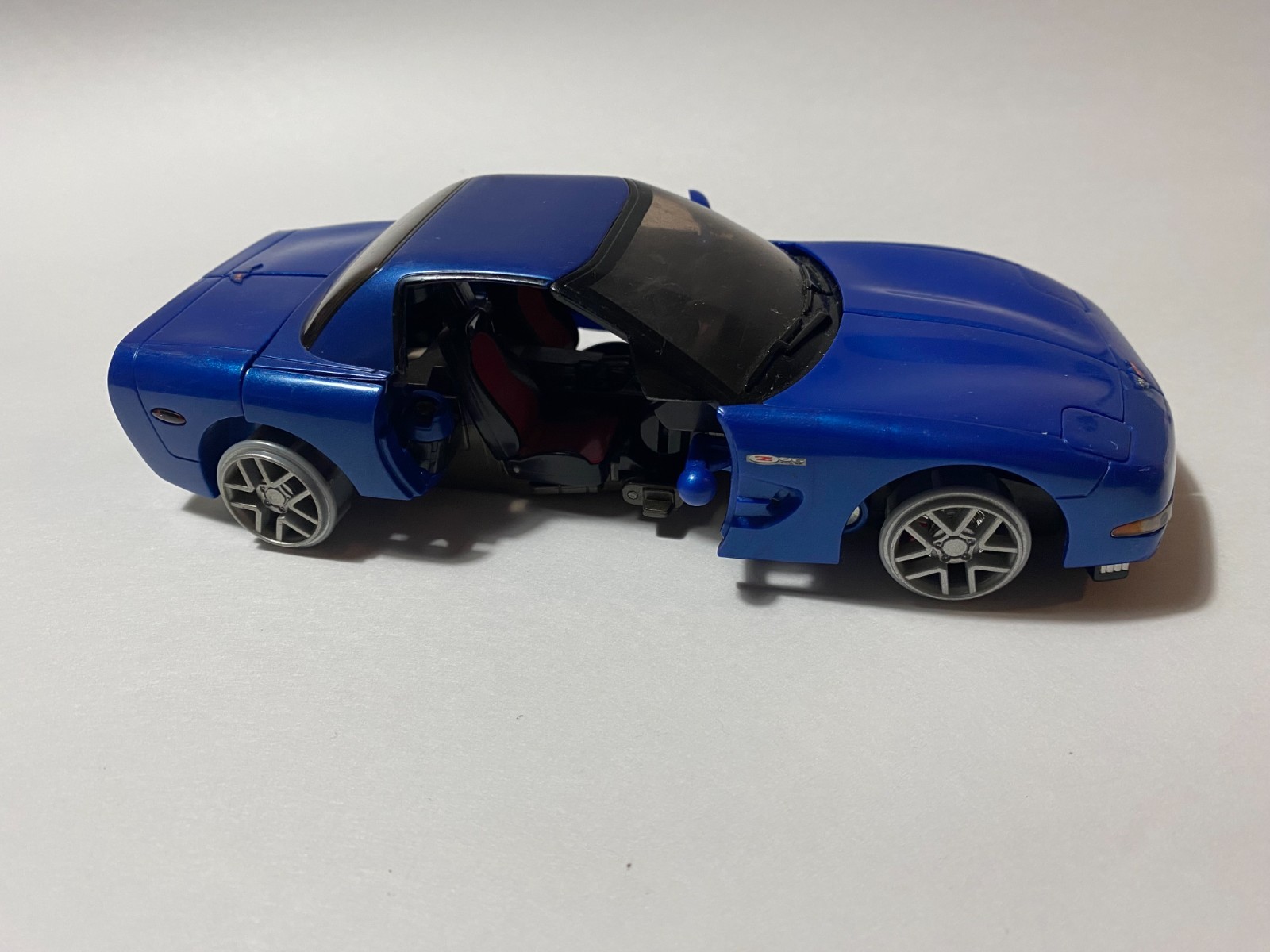 Transformers 2006 Alternators Chevrolet Corvette Z06 Tracks Figure Incomplete