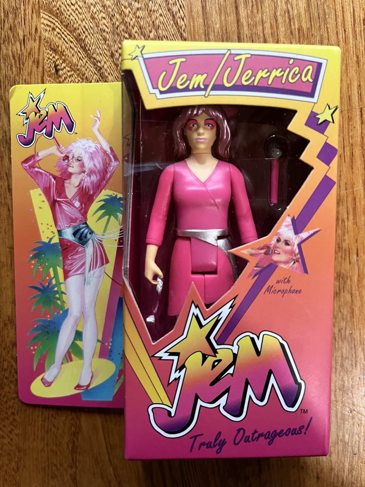 Jem & the Holograms Jem/Jerrica Retro Box – 2022 SDCC Super7 Reaction Figures