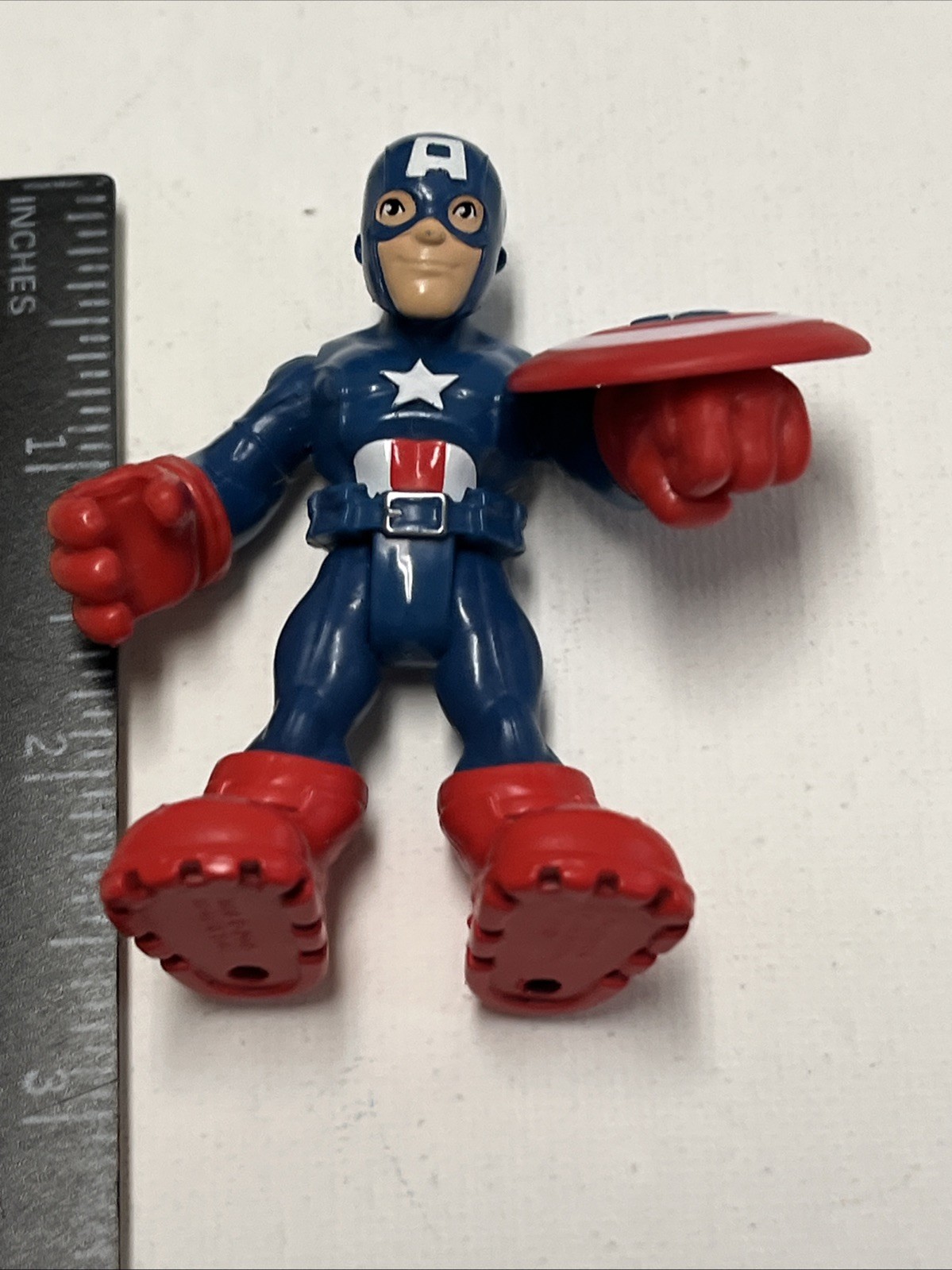 2015 Hasbro Heroes Marvel Superhero Squad 2.5&Prime; Captain America Figure (A1)