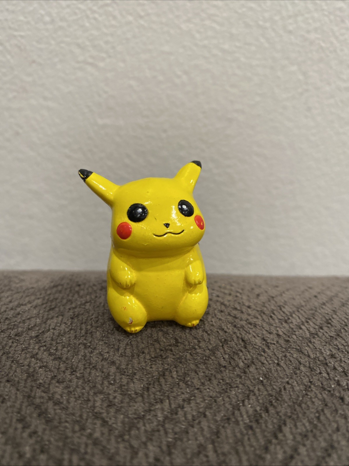 Vintage Nintendo Pokemon – Chunky Pikachu – 1 1/2&Prime; pencil topper from 1999