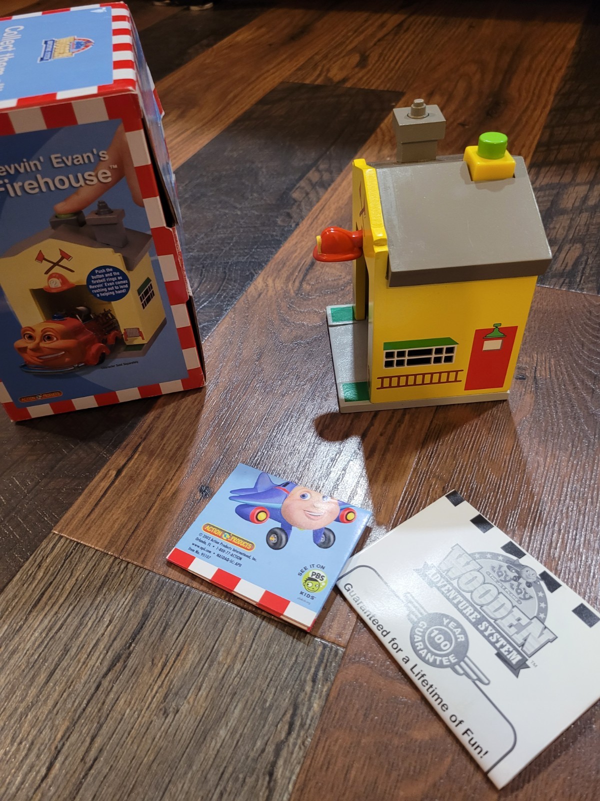 2002 Jay Jay the jet plane REVVIN&rsquo; EVAN&rsquo;S FIREHOUSE wooden adventure system NIB