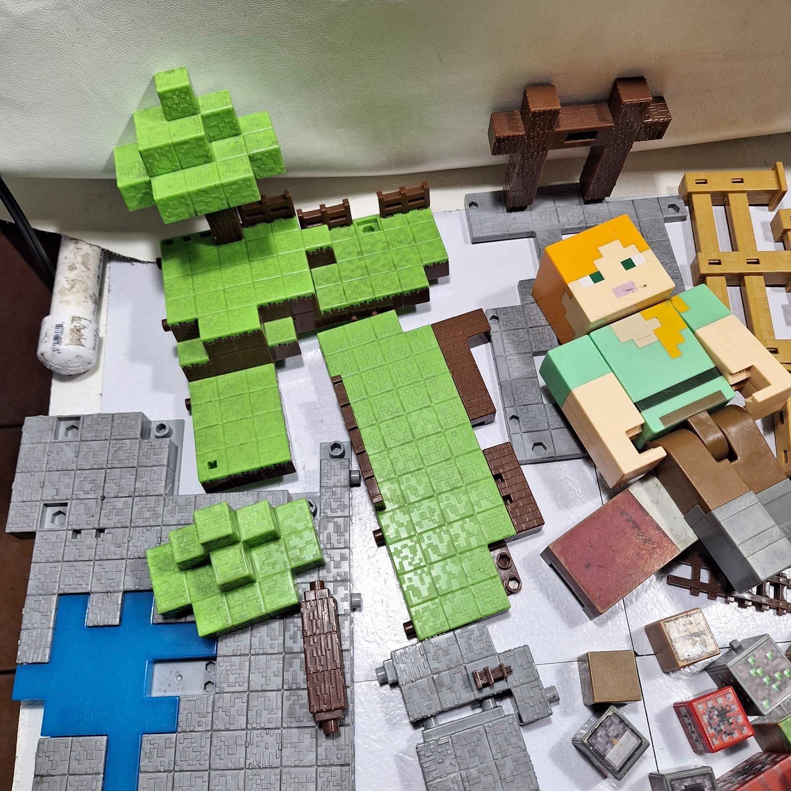 Large Lot Minecraft Figures & Stop Motion Movie Creator 70+ Pieces