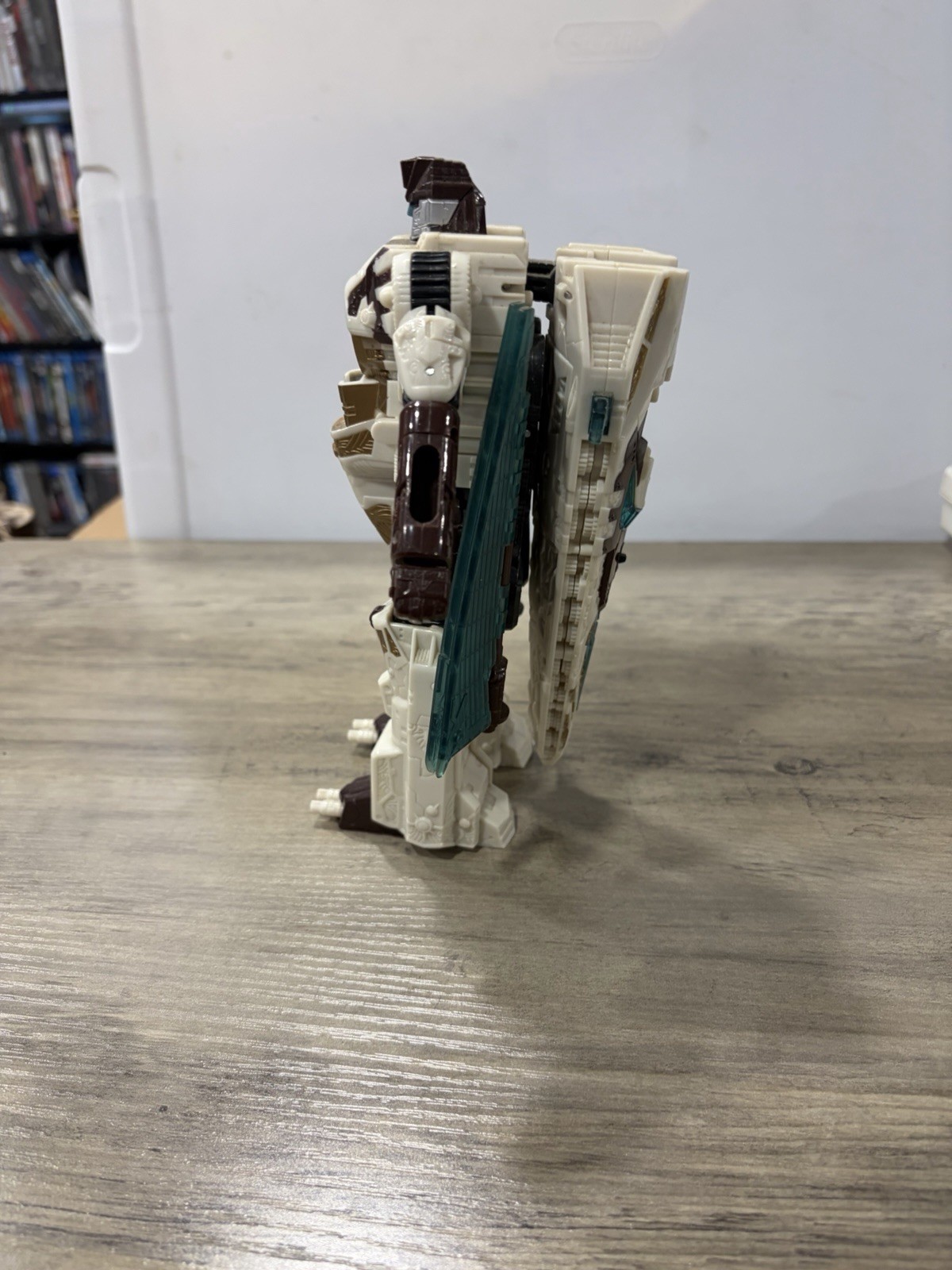 Hasbro Vector Prime Voyager Class Transformers Legacy United