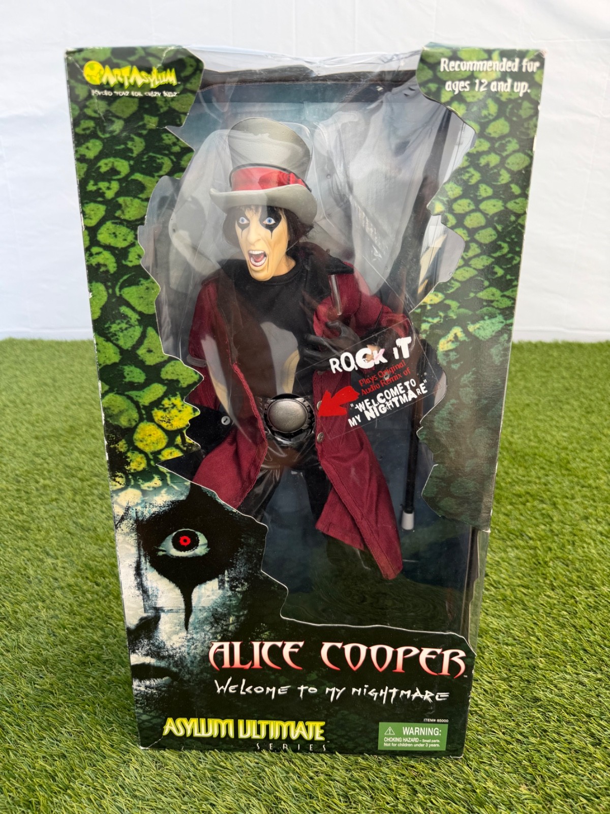NIB Asylum Ultimate Series Alice Cooper Welcome to My Nightmare Action Figure