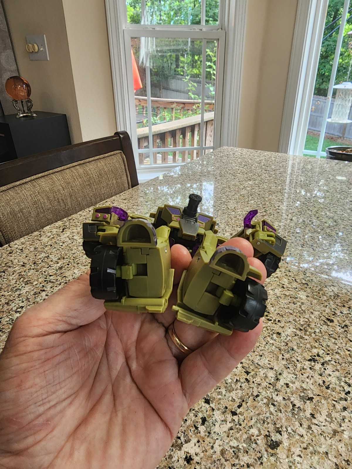 Transformers Animated Swindle Deluxe Action Figure 2008 Not Complete