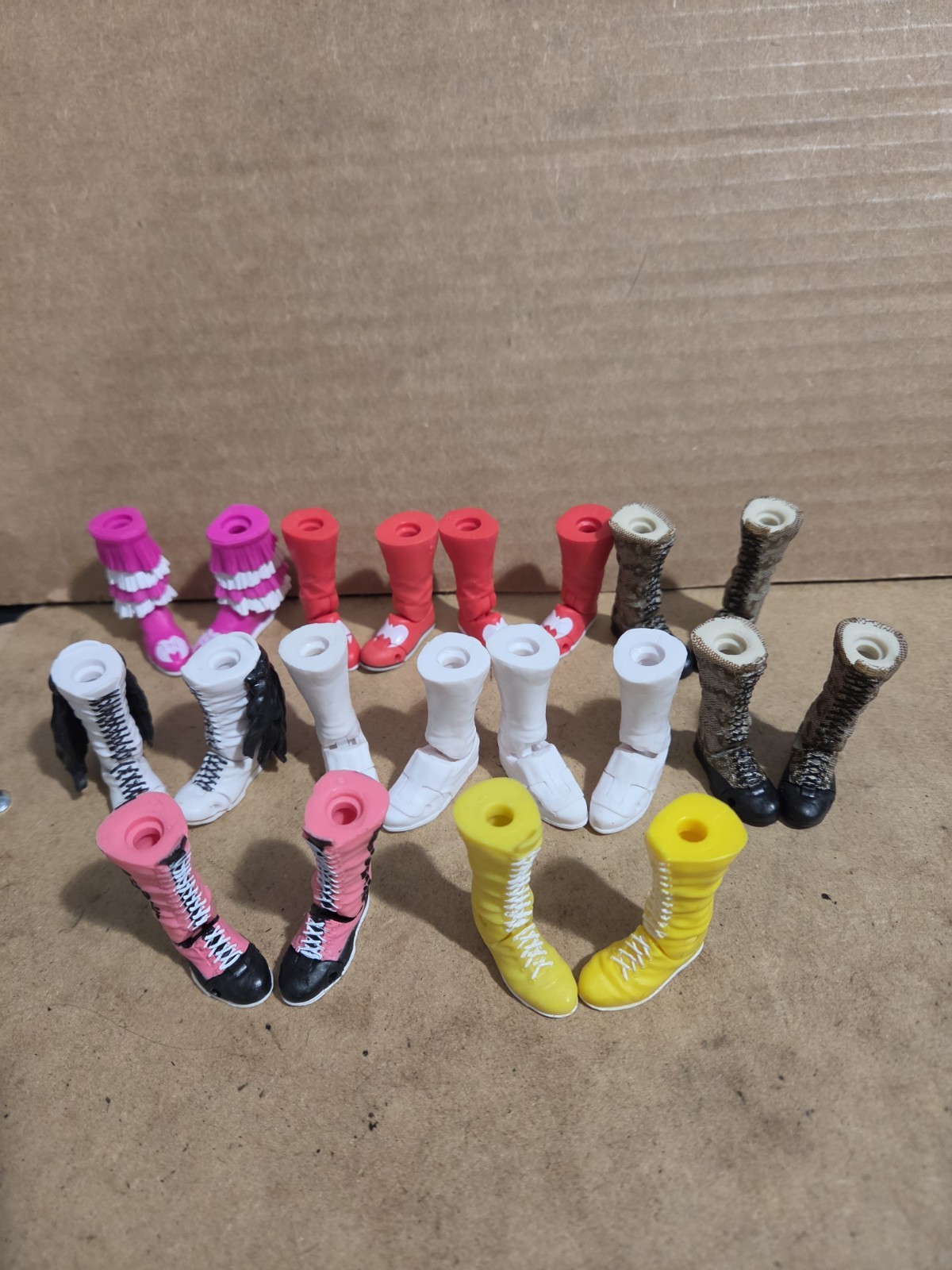 MATTEL WWE LOT OF 10 SETS OF BOOTS. LOT A