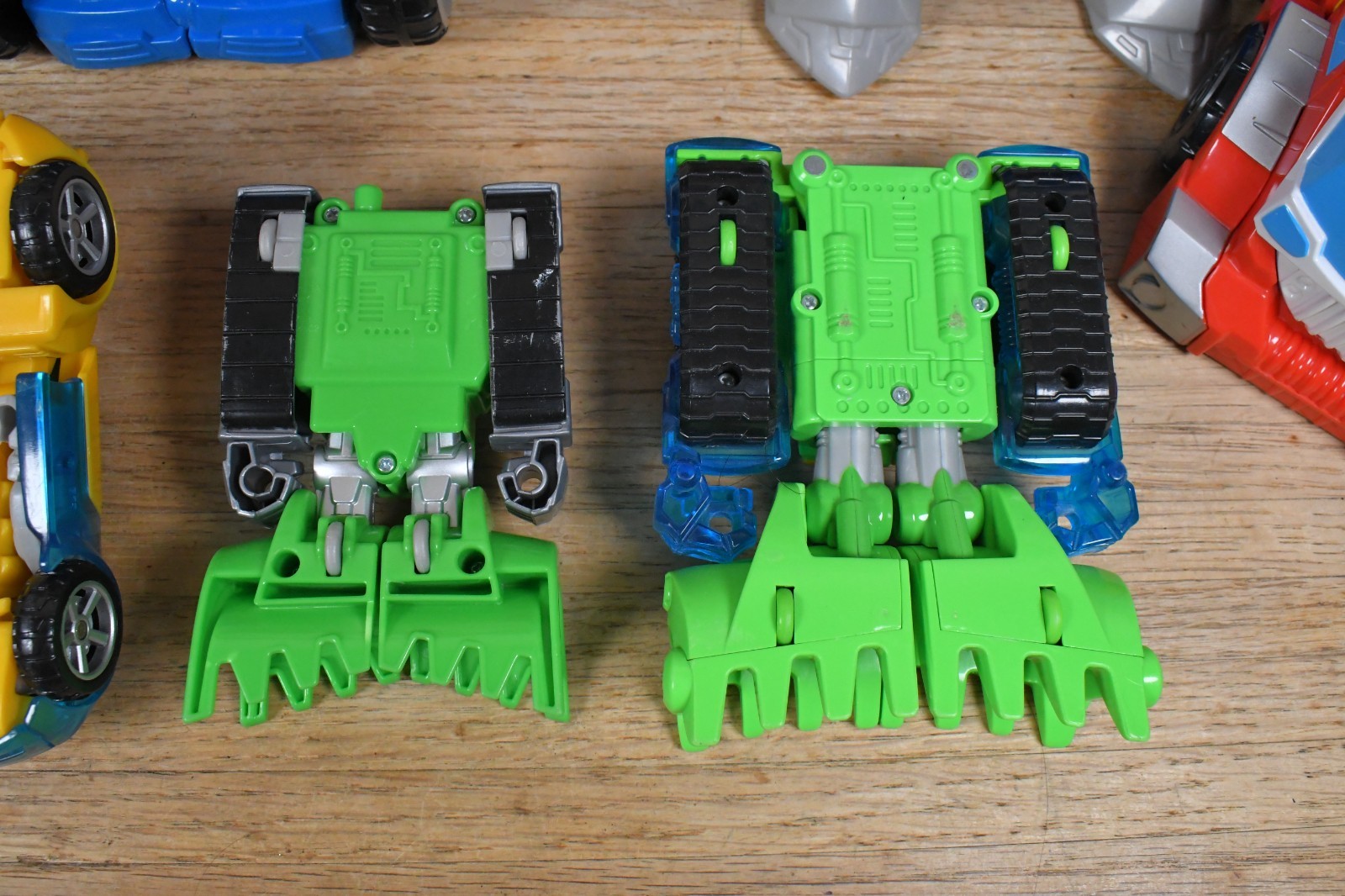 13x Transformers Playskool Heroes Rescue Bots 12&Prime; to 4&Prime; in Size