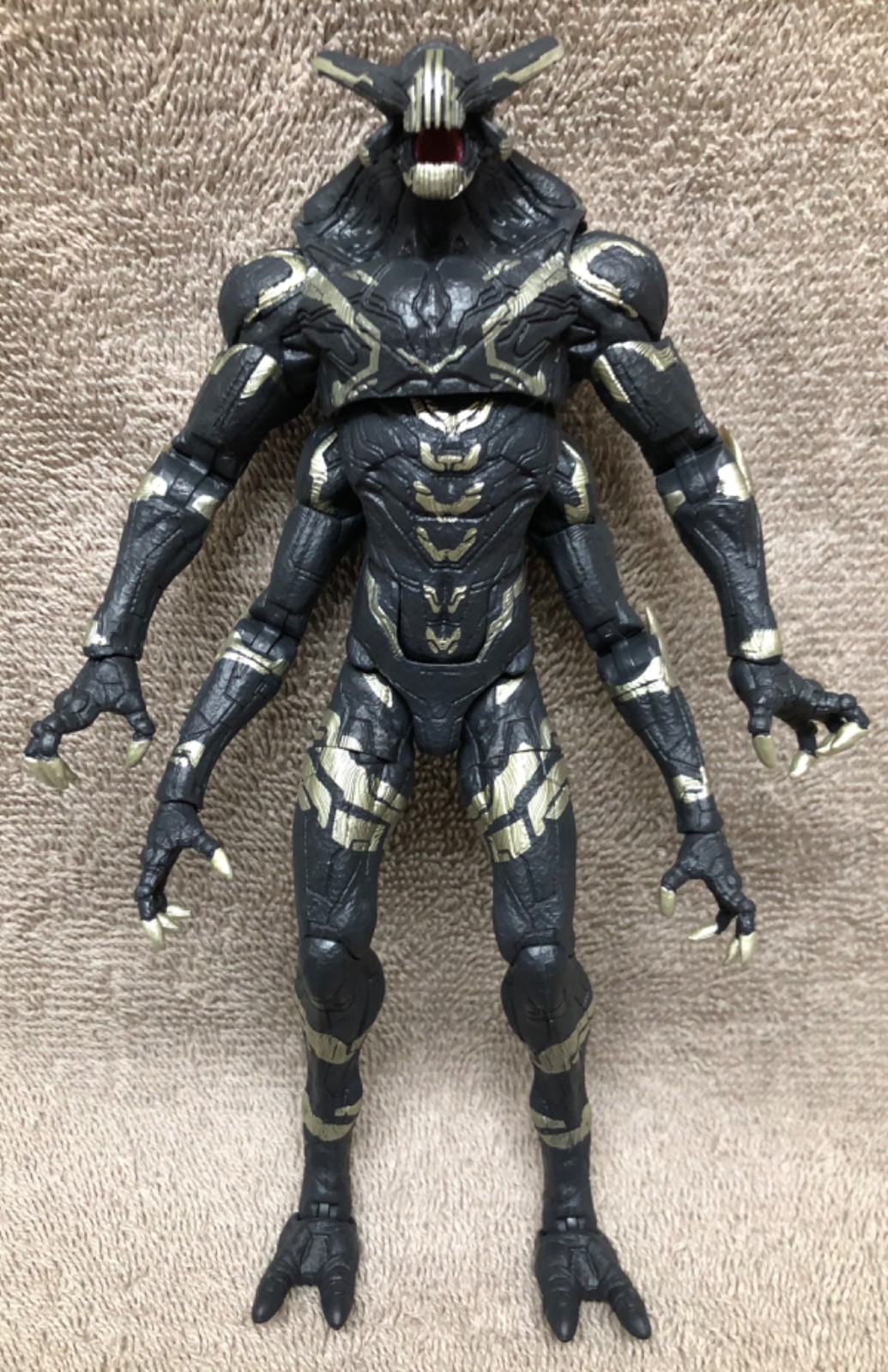 Hasbro Marvel Legends MCU Avengers: Infinity War Outriders 2-Pack Complete