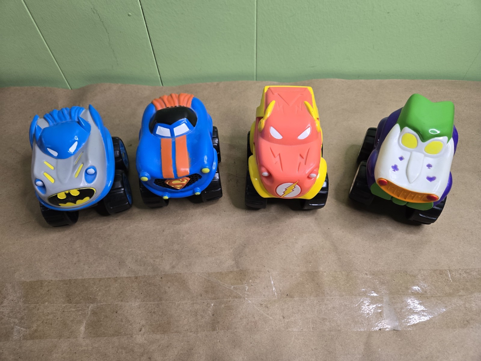 Lot Of 4 DC SuperFriends Speed Squad HeroDrive 4&Prime; Batman Superman Flash Joker