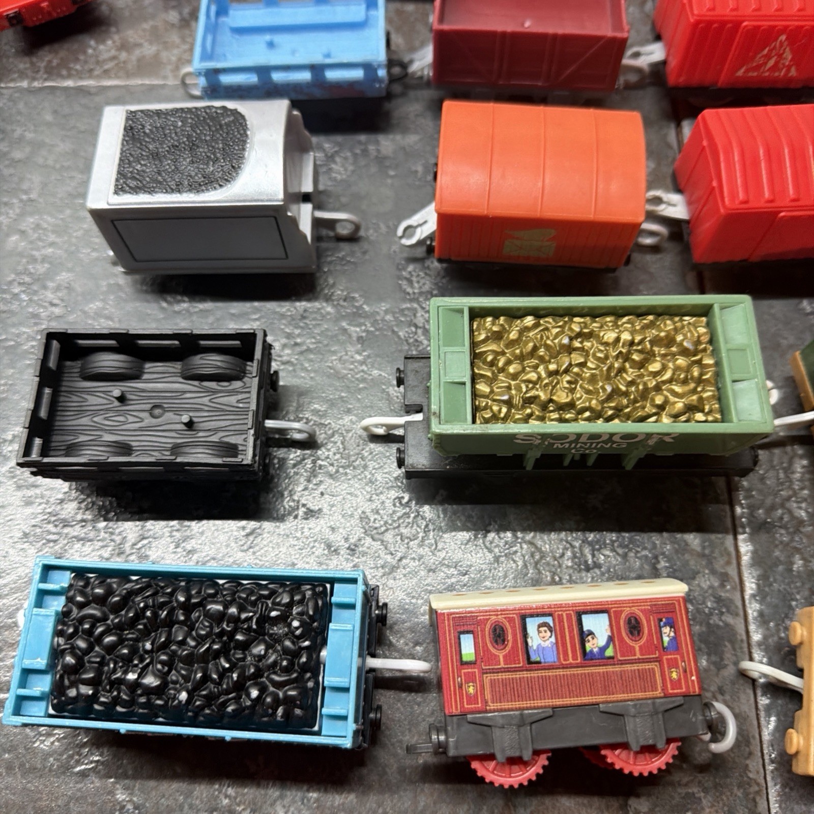 Thomas TrackMaster Motorized Train Lot 36 Pieces Engines Cargo Bundle Untested