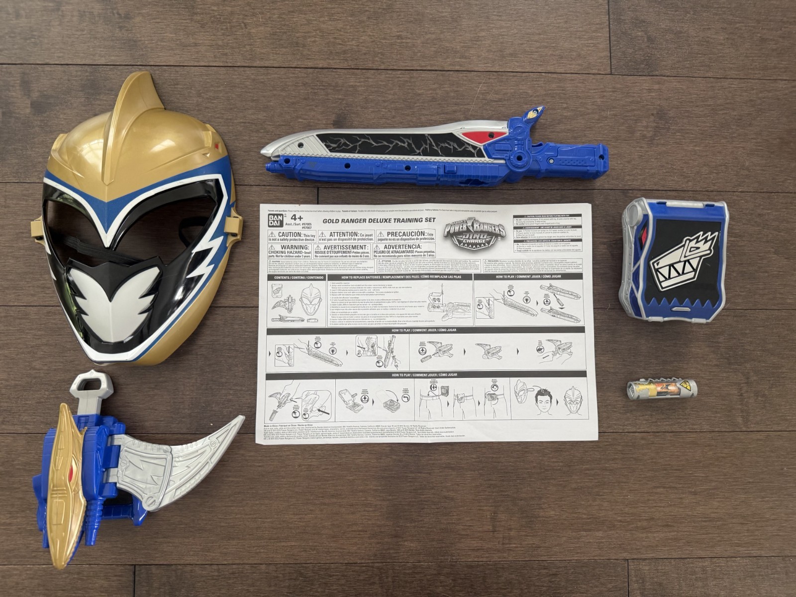 Power Rangers Dino Charge Gold Ranger Deluxe Training Ptera Set