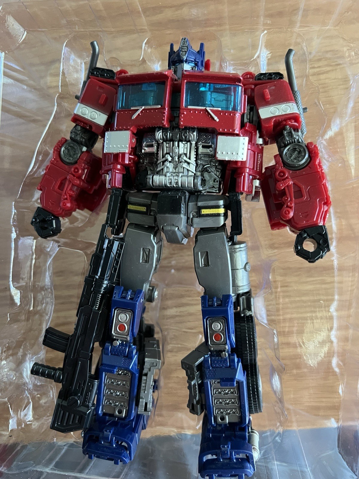 Commander Optimus Prime Transformers 7” Tall Brand New 2-in-1 Changes