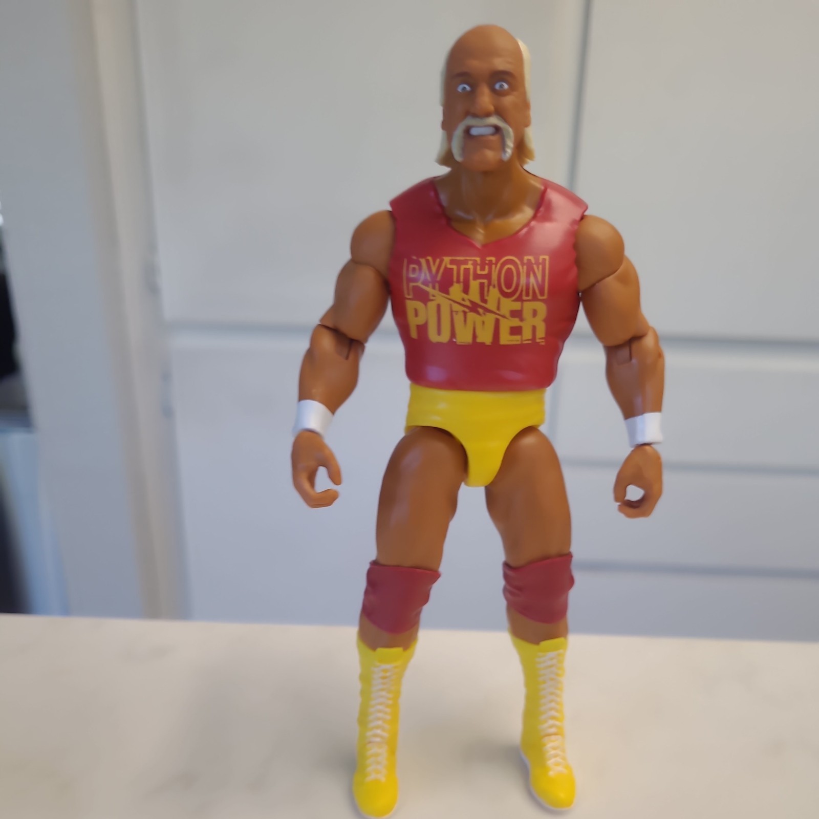 HULK HOGAN WWE Mattel Basic Main Event Series 148 Python Power Shirt NEW WWF NWO