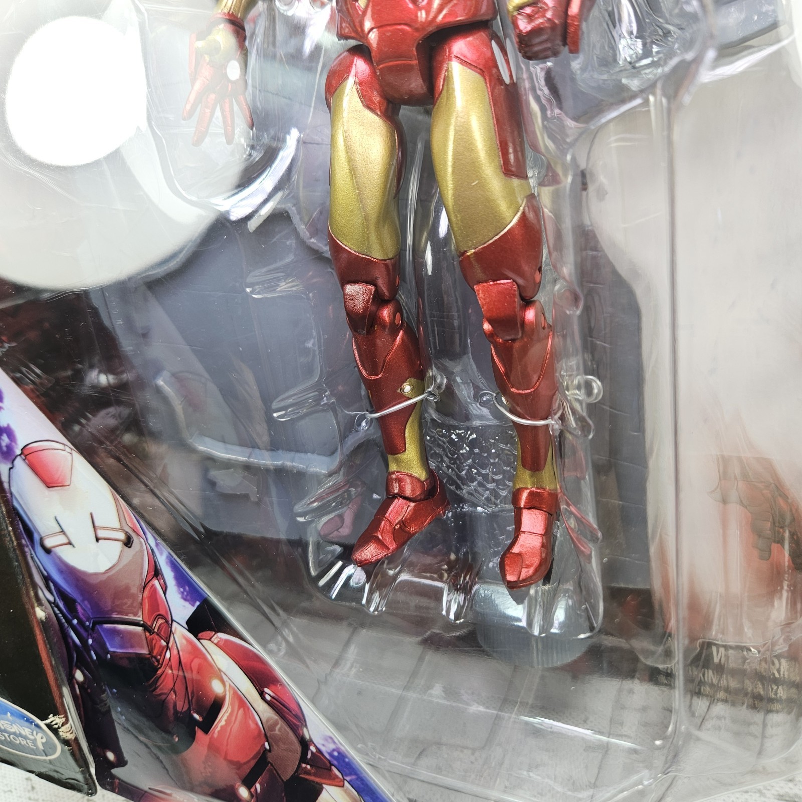 Diamond Select Marvel Select Bleeding Edge Iron Man 2014 7&Prime; Figure Box Damage
