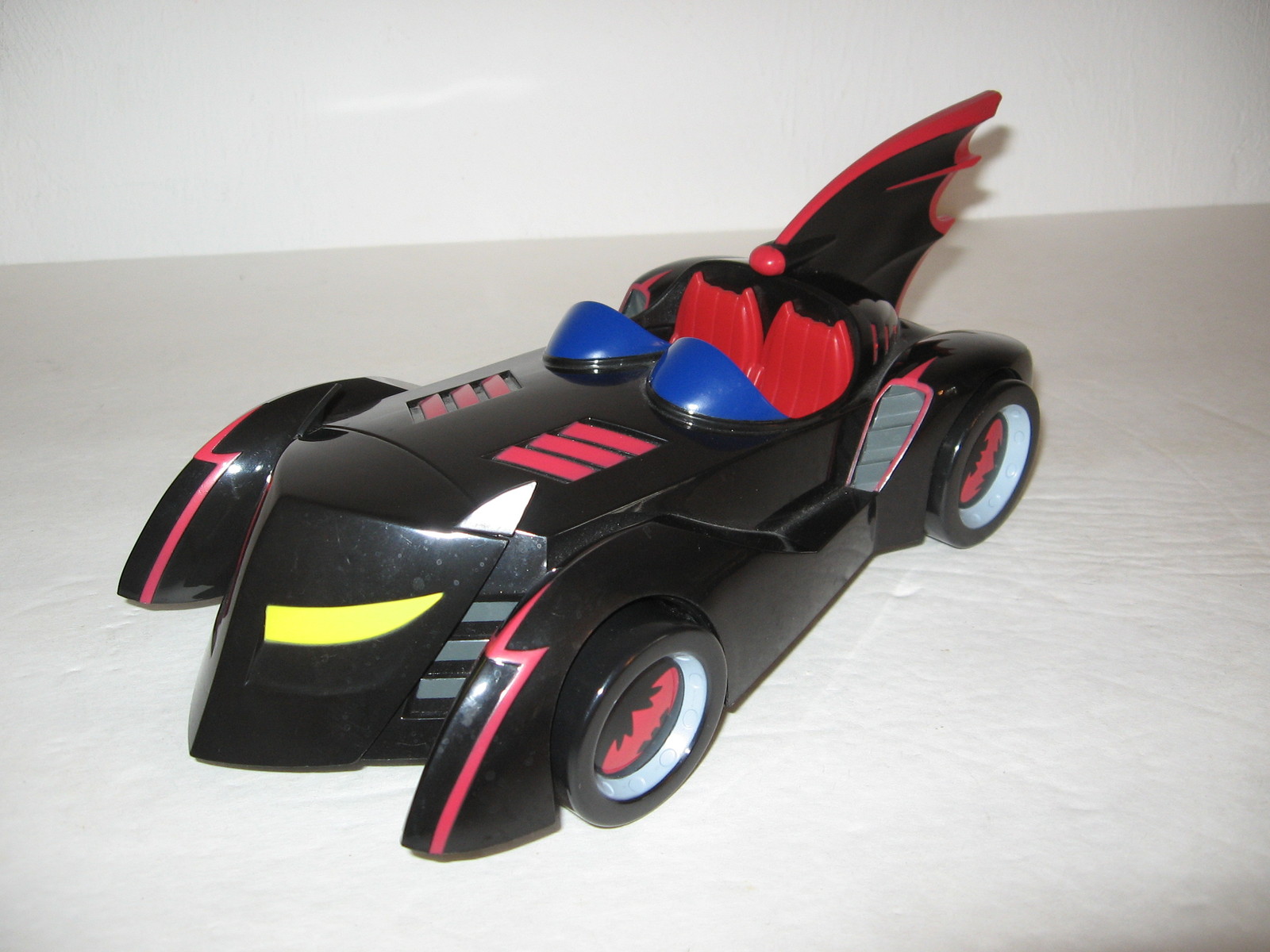 BRAVE AND BOLD BATMAN BATMOBILE