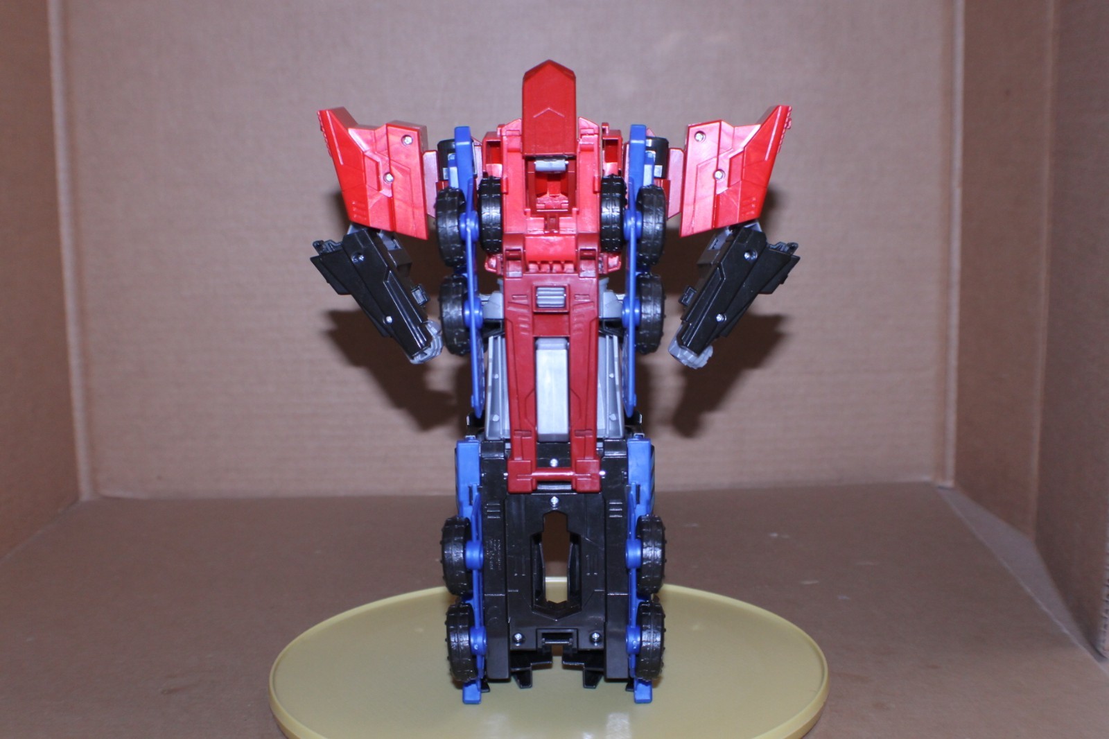 USED Transformers Robots in Disguise Mega Optimus Prime Large Action Figure 2015