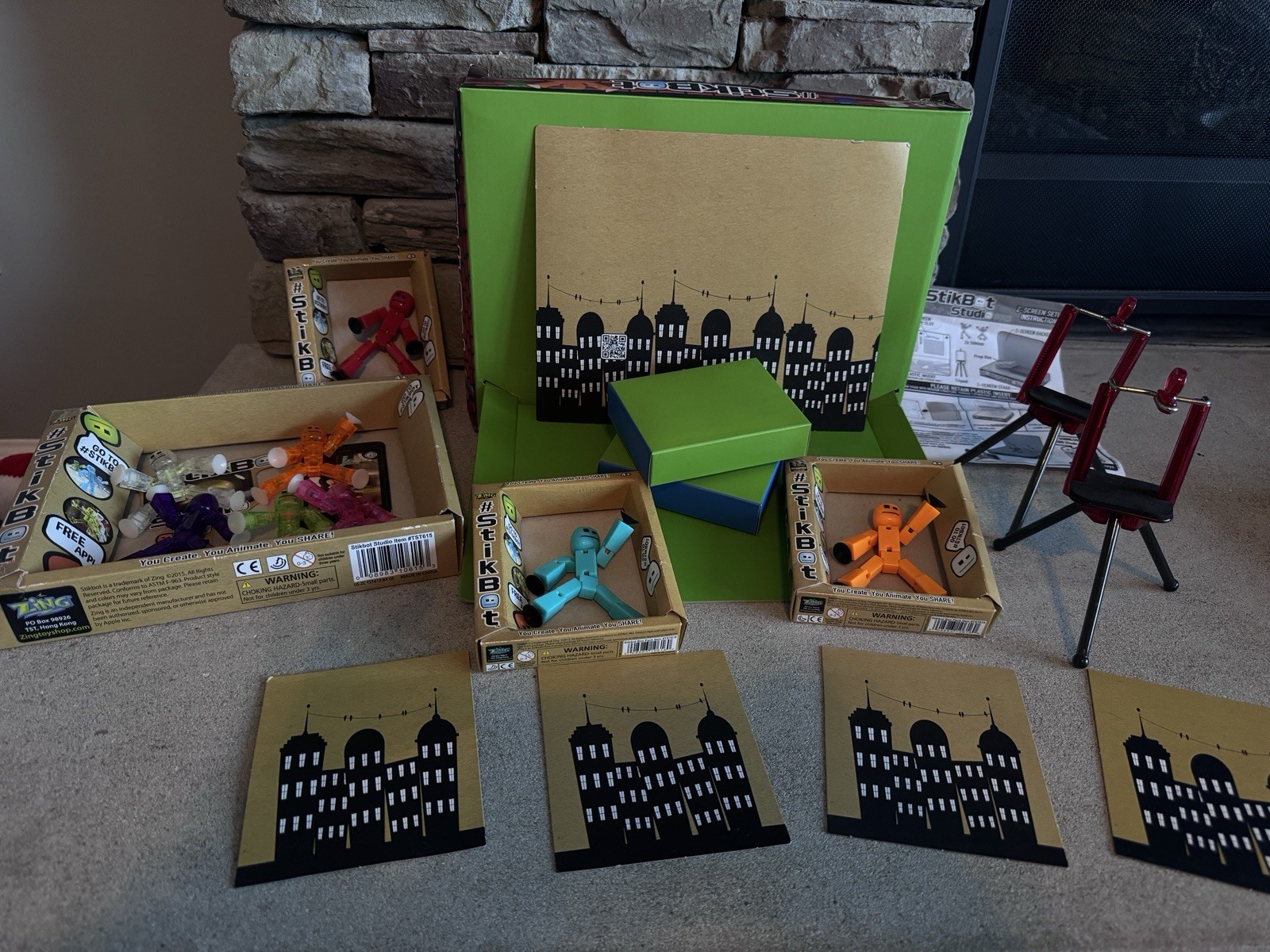 Stikbot Studio Animation Set with Figures – 8 Figures with Studio setup and back